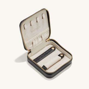 EUC Mejuri Travel Case in Black